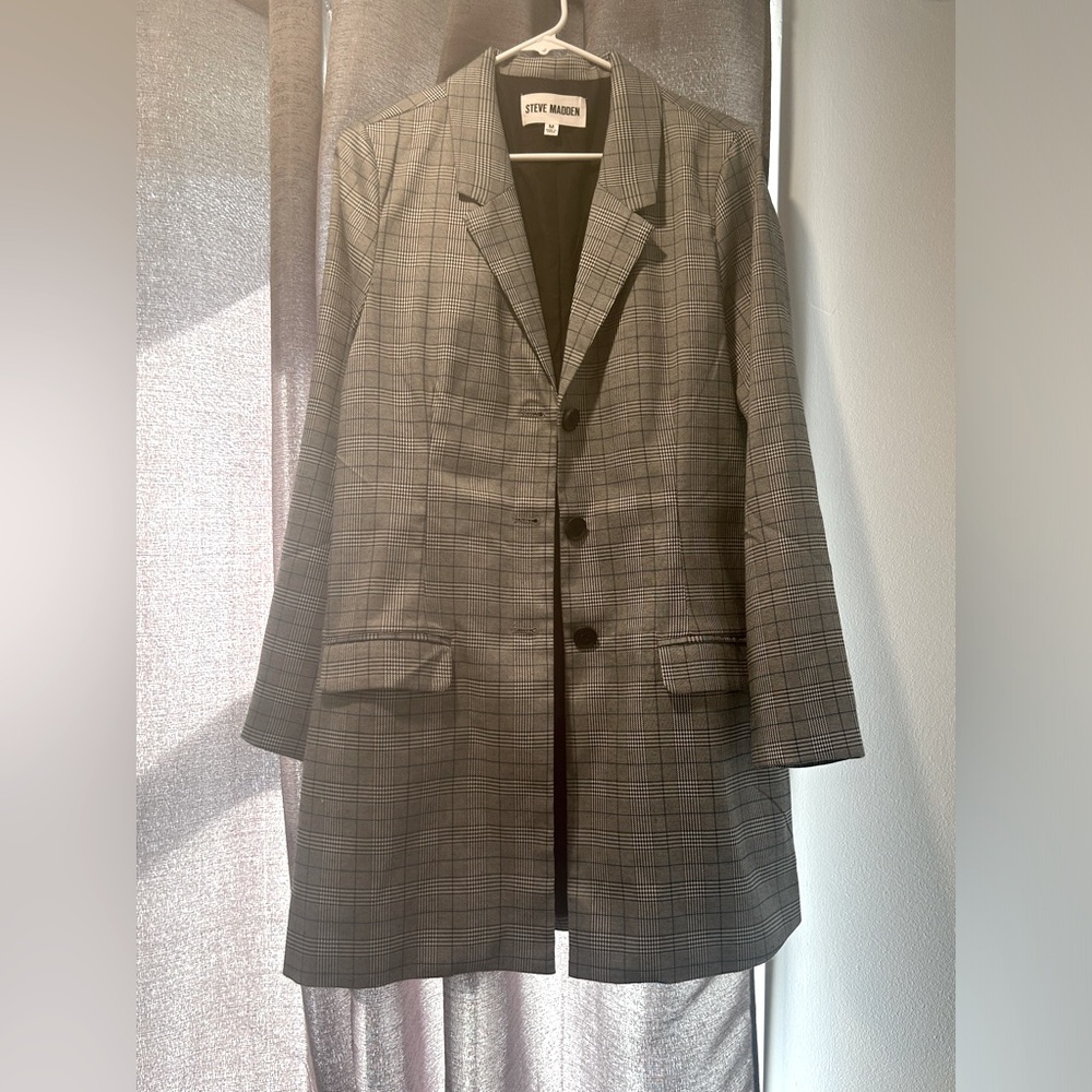 Long blazer jacket by Steve Madden.